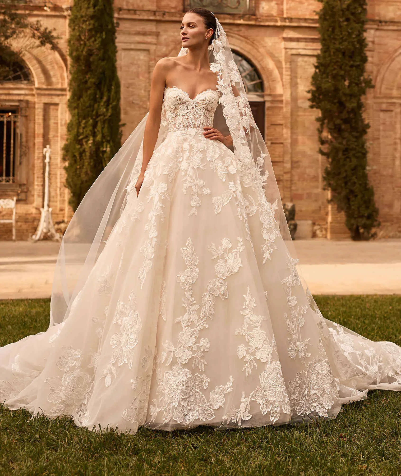 Pronovias 2027 Trunk Show