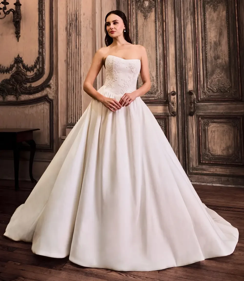 Kelly Faetanini designer page