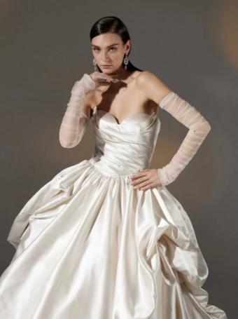 Privee by Pronovias #Devonne #2 thumbnail