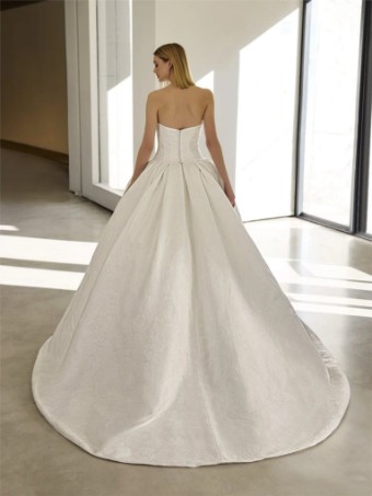 Pronovias #Valley #1 thumbnail