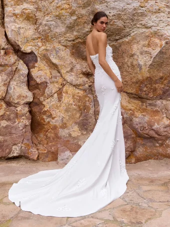 Pronovias #Nelani #2 thumbnail